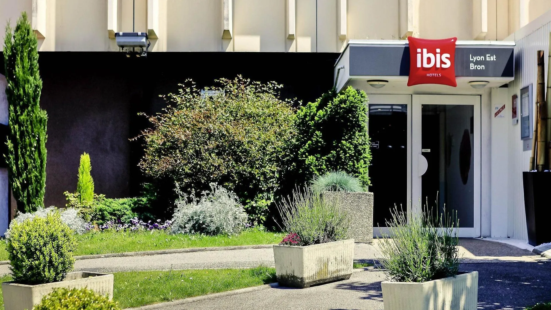 ***  Ibis Lyon Est Bron Hotel France