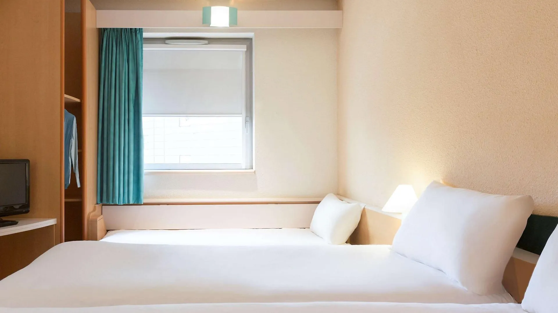 Hotel Ibis Lyon Est Bron