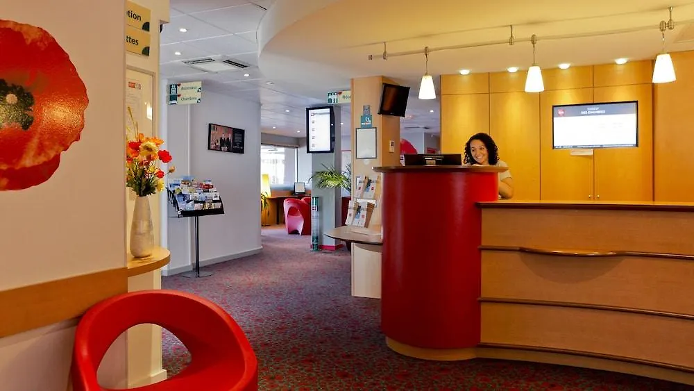 Ibis Lyon Est Bron Hotel