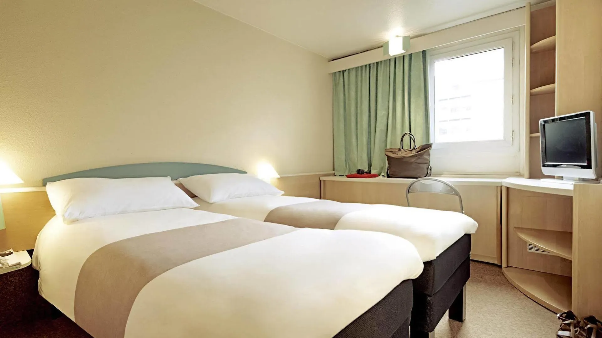Hotel Ibis Lyon Est Bron