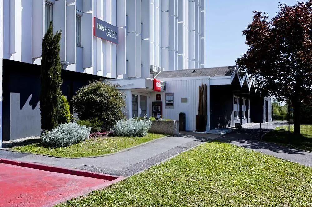 Hotel Ibis Lyon Est Bron 3*,