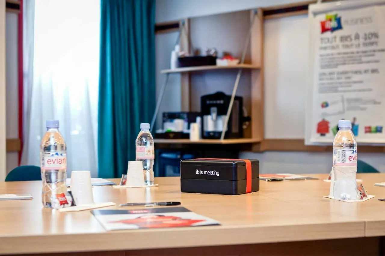 Ibis Lyon Est Bron Hotel